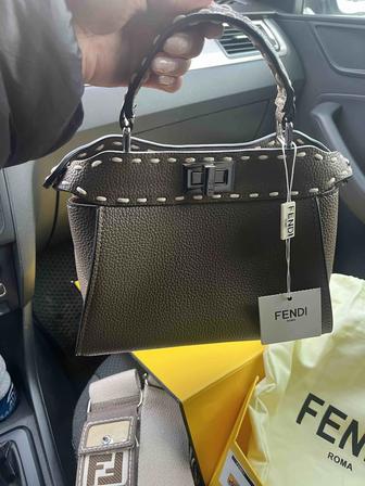 Продам сумку FENDI