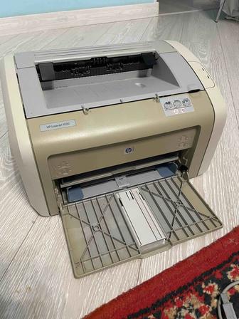 Принтер HP LaserJet 1020