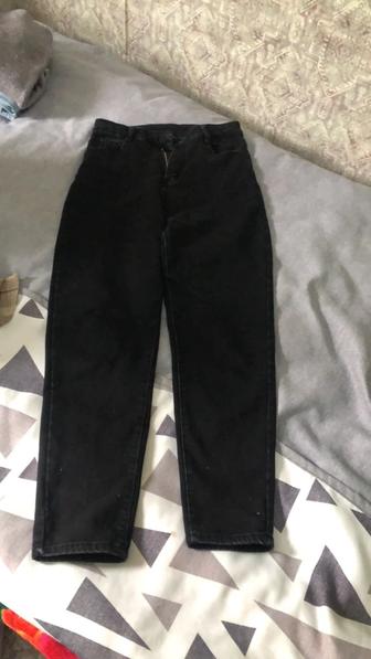 Черные джинсы