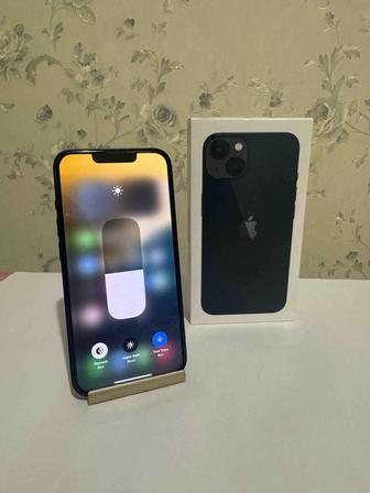 Apple iPhone 13 128 ГБ и Apple Watch Series 6.