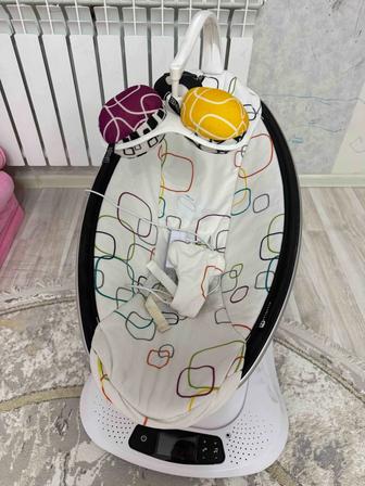 Продам электрокачели (шезлонг) для новорождённых 4 moms