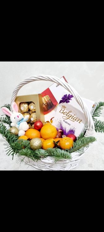 Новогодние подарочные корзины