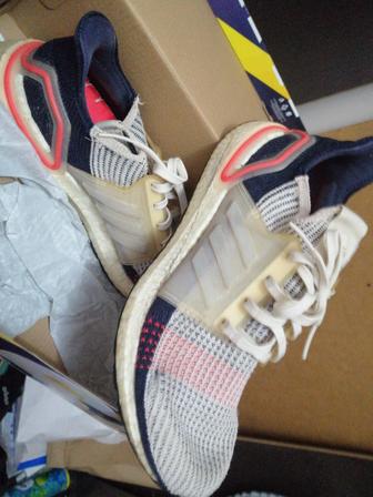 Продам кроссовки Adidas