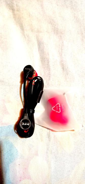 Наушники HTC