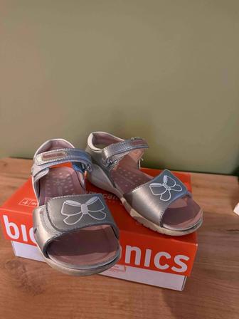 босоножки Biomecanics 28 размер