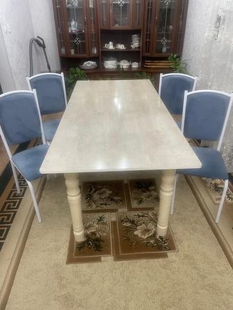 Стол и 4 стуля