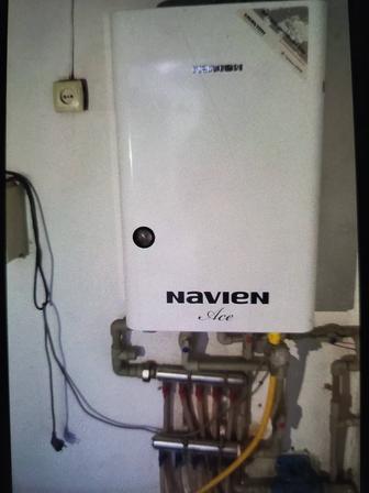 Продам газовый навесной котел Navien