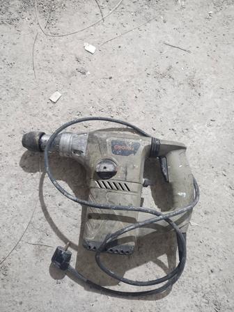 Продам перфоратор кроун