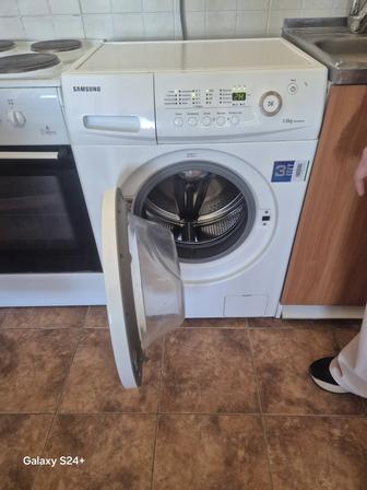 Продам стиральную машину самсунг 5 кг