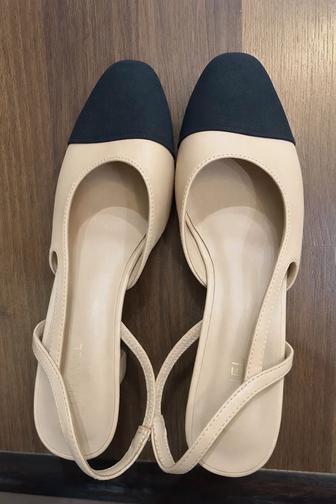 Босоножки кожаные