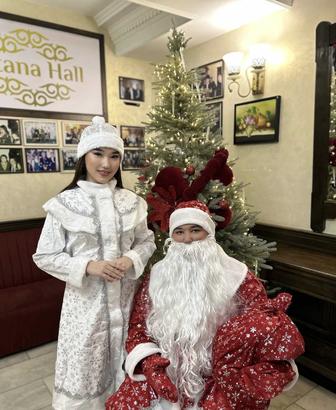 Дед Мороз со Снегурочкой