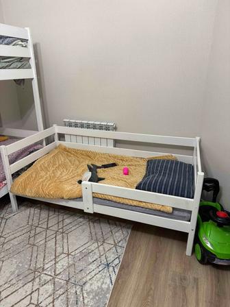 Продам детскую кровать 160/80