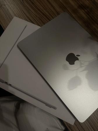 Сдаю макбук на запчасти или продам по низкой цене