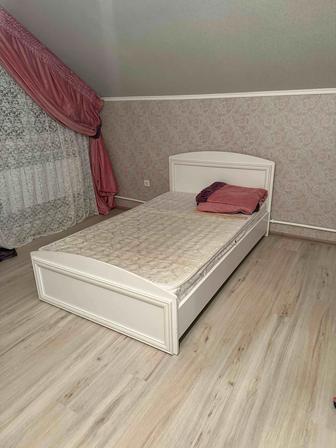 Продам кровать б/у 120