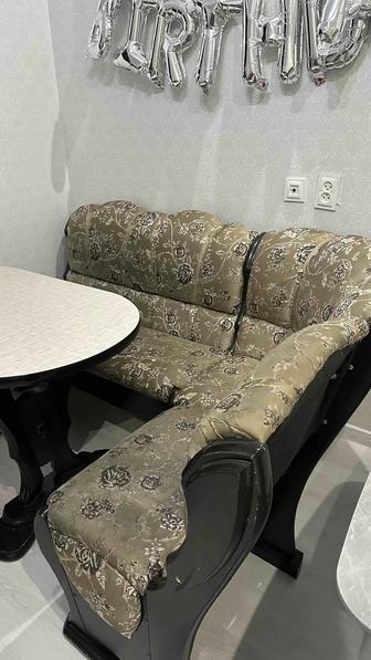 Кухонная зона, кухонный стол / кресло