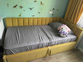 Продам кровать с матрасом