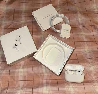 Airpods pro 2 продаю (2
пары наушников)