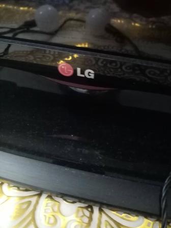 Продам телевизор работает хорошо