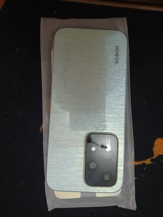 Продам смартфон Honor 200Lite