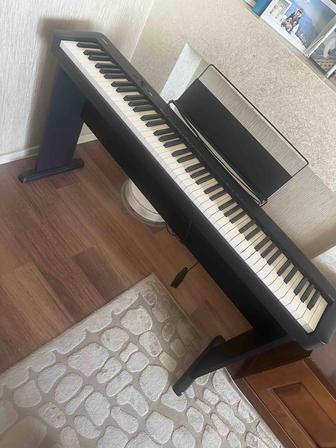 Продам цифровое пианино Casio в идеальном состоянии , 88 клавиш .