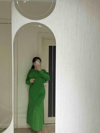 Платье зеленое