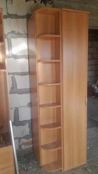Срочно продам шкаф вешалка