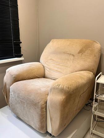 Продам кресло реклайнер