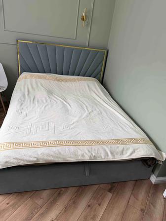 Продам двухспальную кровать