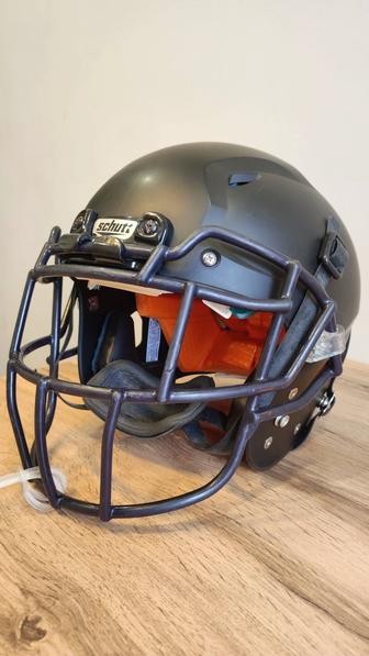 б/у шлем для американского футбола SCHUTT