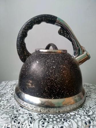 ПРОДАМ ВЫГОДНО чайник, из стали, со свистком, Германия, большой 3л, БУ
