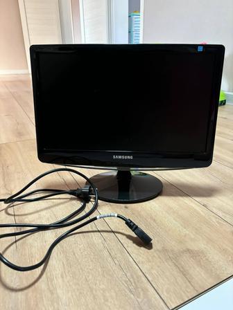 Монитор Samsung 45см/30см