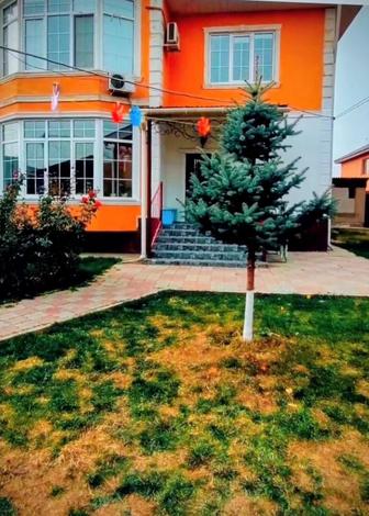 Воспитатель