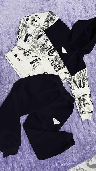 Продам комплект спортивный детский