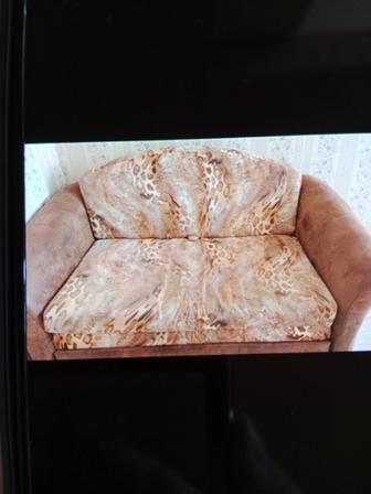 Продам диван раскладной на 2 спальных места
