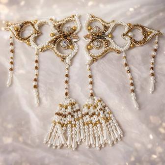 Пояс-украшение ручной работы с жемчугом и кристаллами