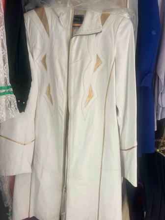 Куртка кожаная белая