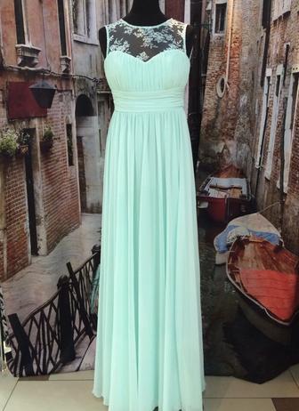 Нежное платье размер S