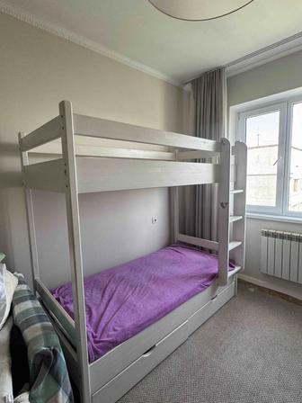 Продам 2 уровневую кровать