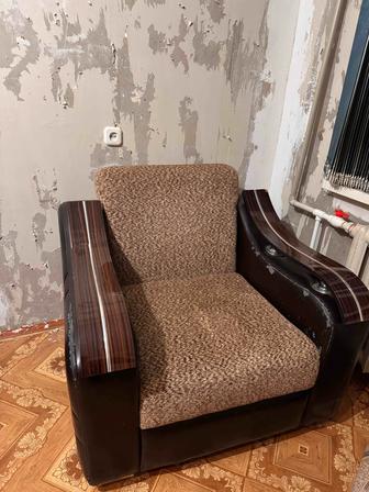 продам кресла 2 одинаковых