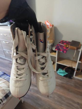 Коньки 35 р или 35,5