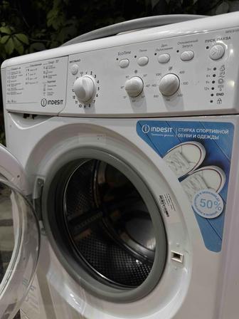 Продам стиральную машину Indesit