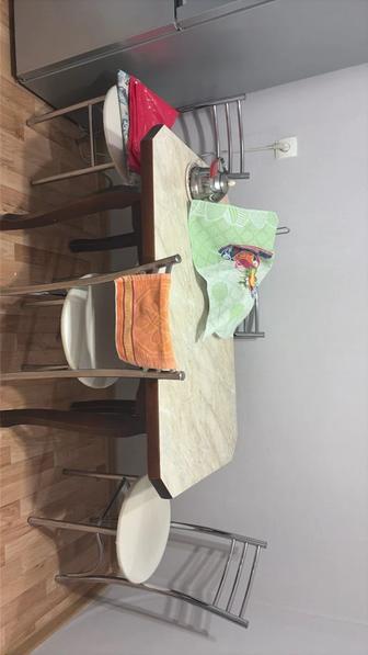 Продам стол и стулья