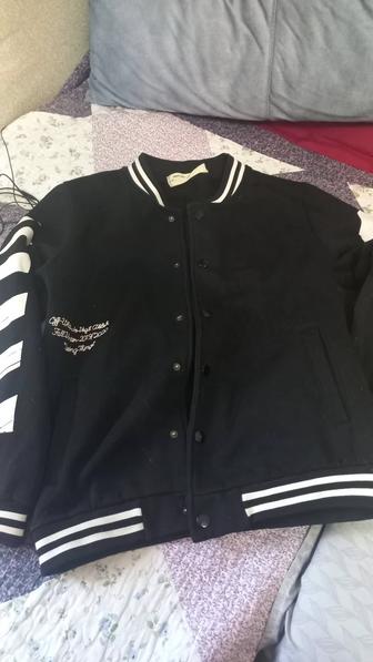 Продам кофту Бомбер