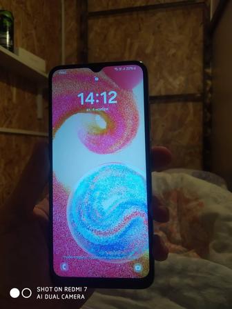 Самсунг а 4 е