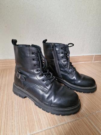Женские зимние ботинки
