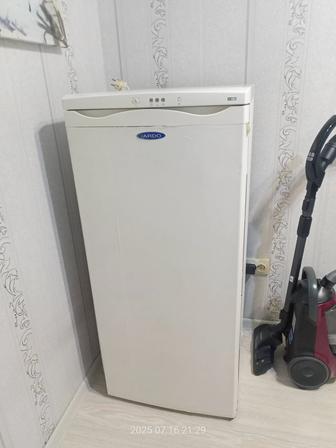 Продам морозильную камеру