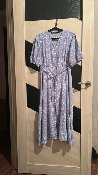 Легкая платье