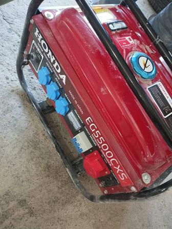 Продам бензиновый генератор Honda