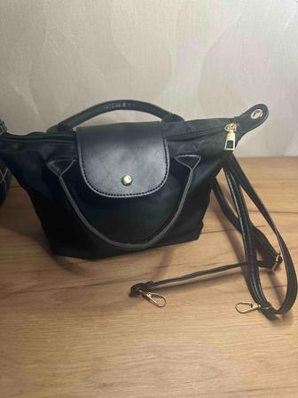 Черная новая сумка через плечо