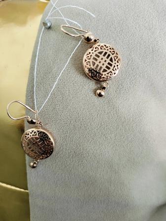 Продам серьги очень красивое